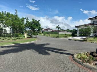 HEREDIA SANTO DOMINGO CONDOMINIO LOS HIDALGOS VENDO CASA $575.000