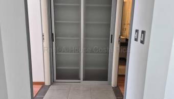 VENTA CASA EN ZONA EXCLUSIVA DE SANTA ANA