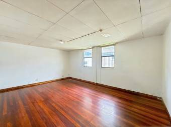 HOUSE FOR SALE CONVERTED INTO 3 APARTMENTS, PASEO COLÓN, SAN JOSÉ