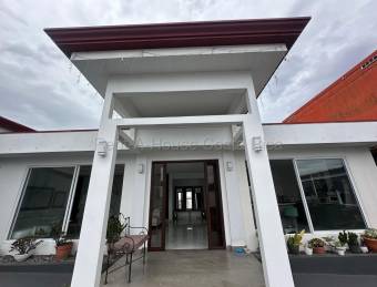 AMPLIA CASA EN ALQUILER SAN ANTONIO DE ESCAZU