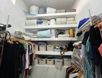 AMPLIA CASA EN ALQUILER SAN ANTONIO DE ESCAZU