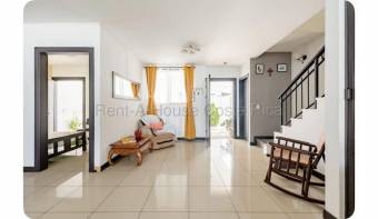 SE VENDE CASA AMPLIA Y MODERNA EN CONDOMINIO EN HEREDIA