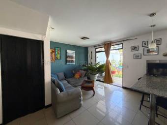 SE VENDE CASA AMPLIA Y MODERNA EN CONDOMINIO EN HEREDIA