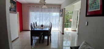 Casa de 3 niveles con amplio espacio y entorno familiar en Cartago #26-1812 GS