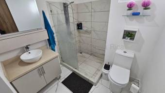 SE VENDE HERMOSA Y MODERNA CASA EN CONDOMINIO EN ULLOA, HEREDIA.