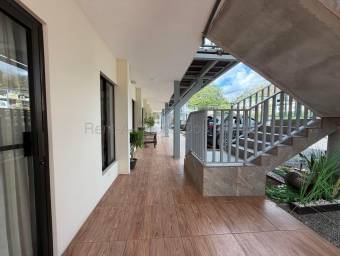 Mini locales tipo food truck listos para negocio en centro comercial #26-1843 GS