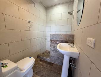 Casa dúplex con doble seguridad y ubicación premium en Escazú San Rafael #26-1844 GS