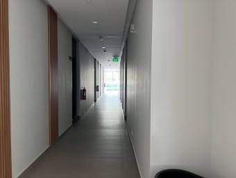 Apartamento tipo estudio de lujo a estrenar con amenidades premium en Santa Ana #26-1048 GS