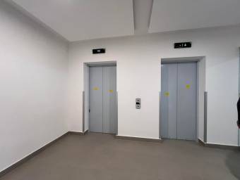 Apartamento tipo estudio de lujo a estrenar con amenidades premium en Santa Ana #26-1048 GS