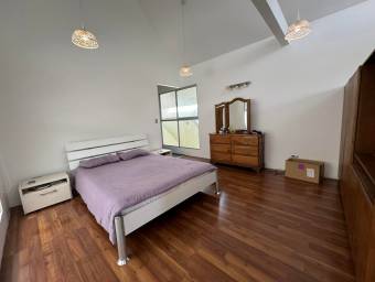 Alquiler de Casa en Mora-Colón.