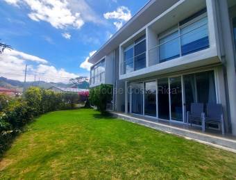 Venta de Hermosa Casa en Piedades de Santa Ana 26-1779