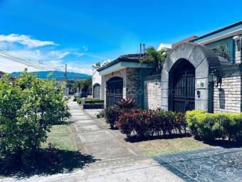 Venta de Casa en Santo Domingo de Heredia. RAH 26-1825