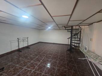ALQUILER DE CASA AMUEBLADA EN BARRIO LA TRINIDAD, ALAJUELA