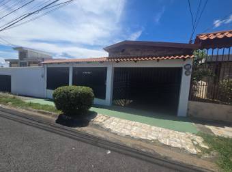 ALQUILER DE CASA AMUEBLADA EN BARRIO LA TRINIDAD, ALAJUELA