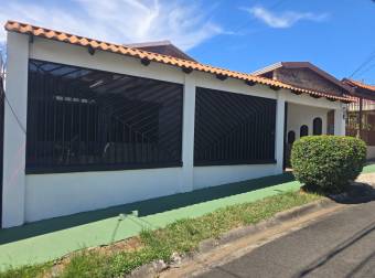 ALQUILER DE CASA AMUEBLADA EN BARRIO LA TRINIDAD, ALAJUELA