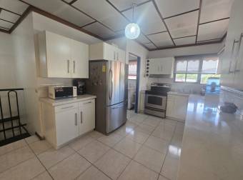 ALQUILER DE CASA AMUEBLADA EN BARRIO LA TRINIDAD, ALAJUELA