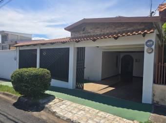 ALQUILER DE CASA AMUEBLADA EN BARRIO LA TRINIDAD, ALAJUELA