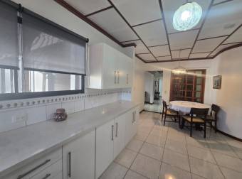 ALQUILER DE CASA AMUEBLADA EN BARRIO LA TRINIDAD, ALAJUELA