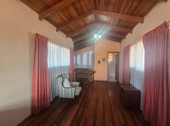 ALQUILER DE CASA AMUEBLADA EN BARRIO LA TRINIDAD, ALAJUELA