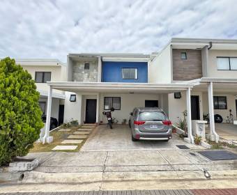 House for sale in Vista Las Flores Condominium in San Francisco de Heredia