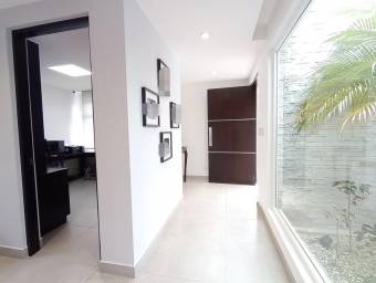 VENTA DE CASA EN CONDOMINIO LOMAS DEL ZURQUI HEREDIA 