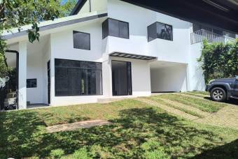 Hermosa casa completamente renovada en Escazú $390.000 NEGOCIABLE