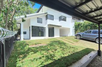 Hermosa casa completamente renovada en Escazú $390.000 NEGOCIABLE