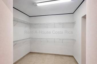 Propiedad con 2 casas y amplio terreno ideal para vivir o invertir en Alajuela #26-1800 GS