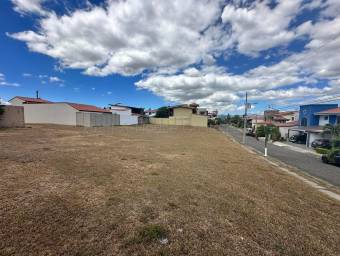 Lote plano en condominio con amenidades en Grecia ideal para construir #26-1740 GS