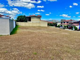 Lote plano en condominio con amenidades en Grecia ideal para construir #26-1740 GS