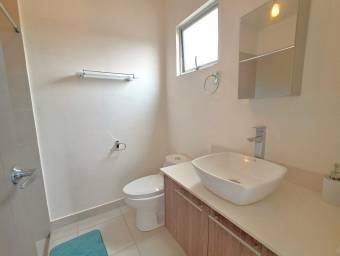 VENDO HERMOSA CASA EN CONDOMINIO HACIENDA LINCOLH