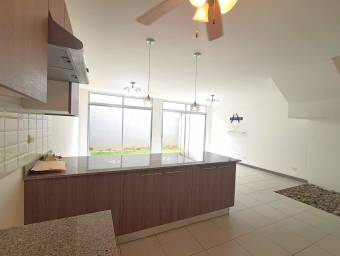 VENDO HERMOSA CASA EN CONDOMINIO HACIENDA LINCOLH