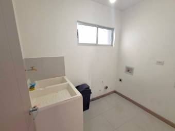 VENDO HERMOSA CASA EN CONDOMINIO HACIENDA LINCOLH