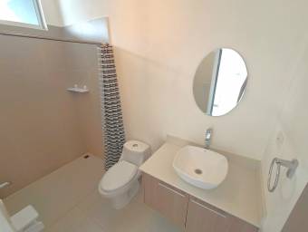 VENDO HERMOSA CASA EN CONDOMINIO HACIENDA LINCOLH