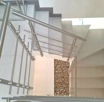 VENDO HERMOSA CASA EN CONDOMINIO HACIENDA LINCOLH