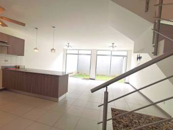 VENDO HERMOSA CASA EN CONDOMINIO HACIENDA LINCOLH
