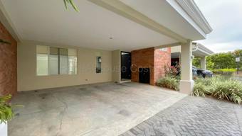 Se vende casa en San Antonio Escazú 26-1761