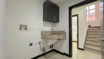 Se vende casa en San Antonio Escazú 26-1761