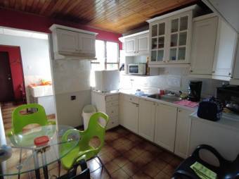 Venta de Edificio en San Pedro, Montes de Oca. RAH 25-1564