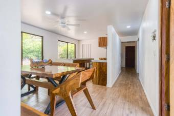 SE VENDE CASA EQUIPADA CON APARTAMENTO INDEPENDIENTE 