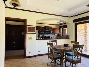 Venta casa lujo amplia con jardín, oficina y jacuzzi $498,000 #26-1825 GS