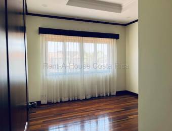 Venta casa lujo amplia con jardín, oficina y jacuzzi $498,000 #26-1825 GS