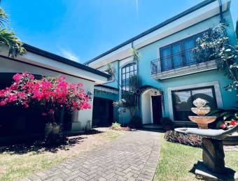 Venta casa lujo amplia con jardín, oficina y jacuzzi $498,000 #26-1825 GS