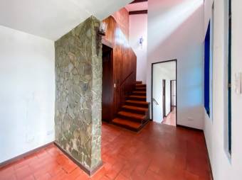 Venta de Casa en Sabanilla-Montes de Oca.