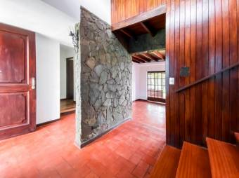 Venta de Casa en Sabanilla-Montes de Oca.