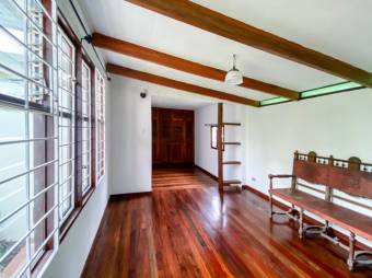 Venta de Casa en Sabanilla-Montes de Oca.