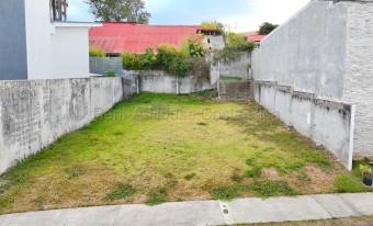 Venta lote plano en condominio con amenidades y alta plusvalía $159,915 #26-1820 GS