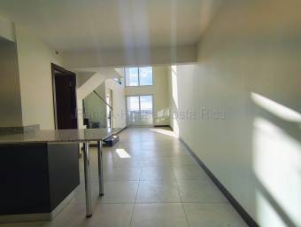 Penthouse de 2 niveles ideal para inversión en Torres de Heredia #26-1807 GS