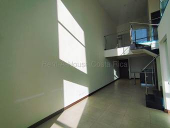 Penthouse de 2 niveles ideal para inversión en Torres de Heredia #26-1807 GS