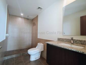 Penthouse de 2 niveles ideal para inversión en Torres de Heredia #26-1807 GS